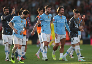 Manchester City spillerne går på banen.