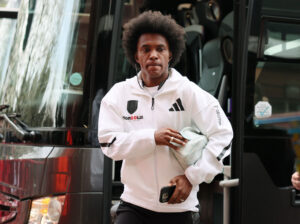 William på vej til kamp for Fulham.