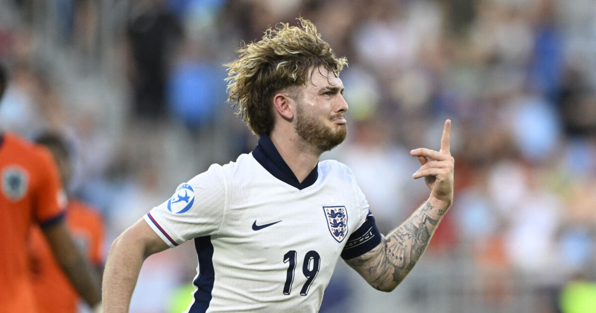 Elliott blev den helt store helt: Sparker England i finalen Foto: Radovan Stoklasa/REUTERS