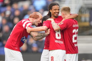 Silkeborg IF's spillere jubler.