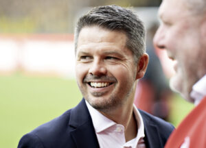 Michael Tuxen Boll smiler i AaB