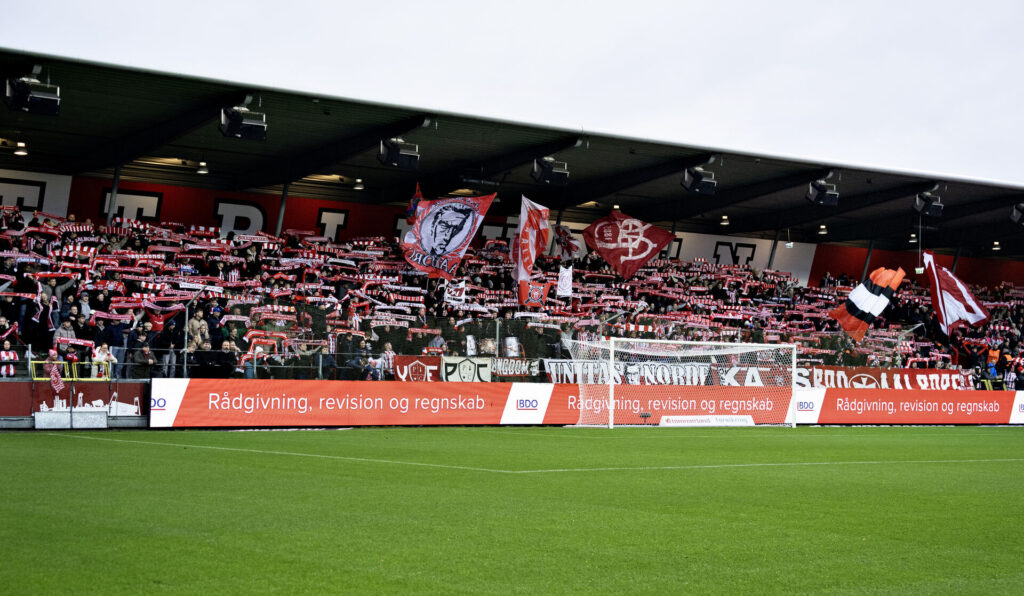 AaB's tribune med fans