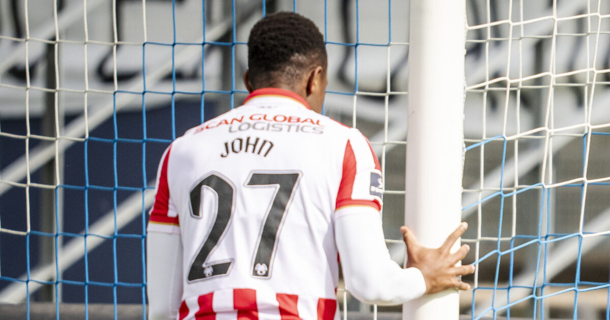 AaB smider sejren i tillægstiden efter udvisningsdrama Foto: Mads Claus Rasmussen/Ritzau Scanpix