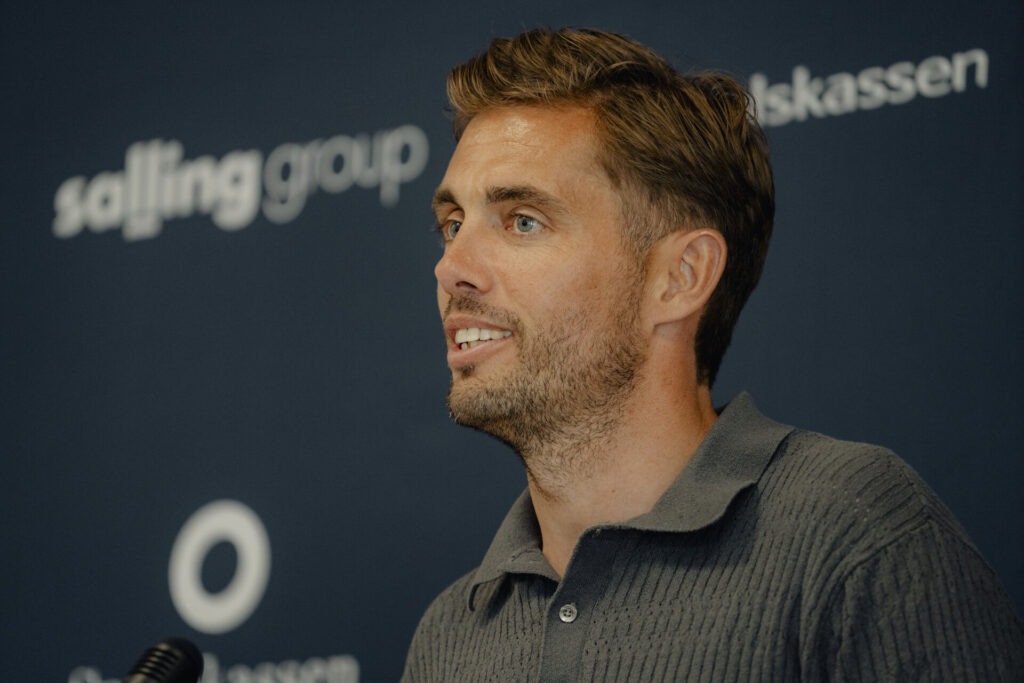 Jakob Poulsen på pressemødet, hvor han blev præsenteret som ny AGF-cheftræner.