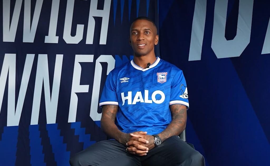 Officielt: Ipswich henter 40-årige Ashley Young Foto: Ipswich Town