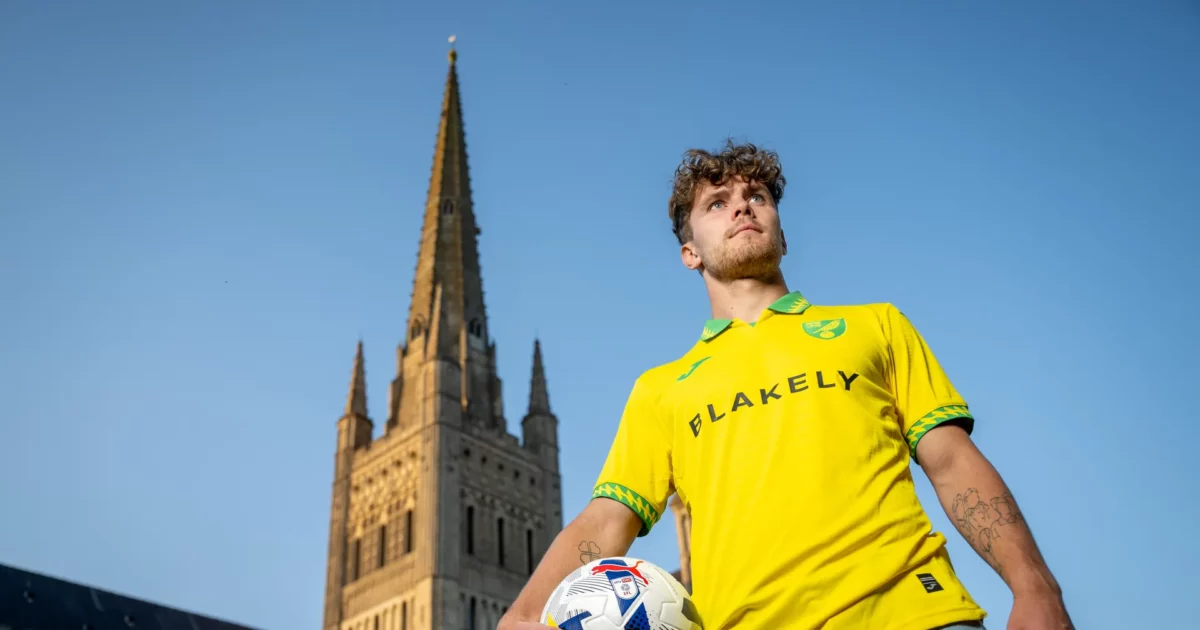 Kvistgaarden scorede tre i streg: Derfor er han bænket Foto: Norwich City