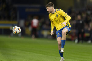 Marko Divkovic tæmmer bolden for Brøndby.