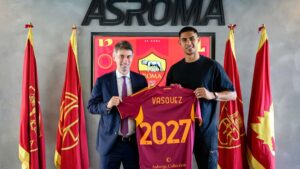 Devis Vasquez med sin nye AS Roma-trikot