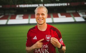 Mike Vestergård præsenteres i Vejle Boldklub.