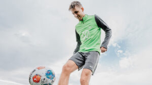 Jesper Lindstrøm præsenteret i Wolfsburg.