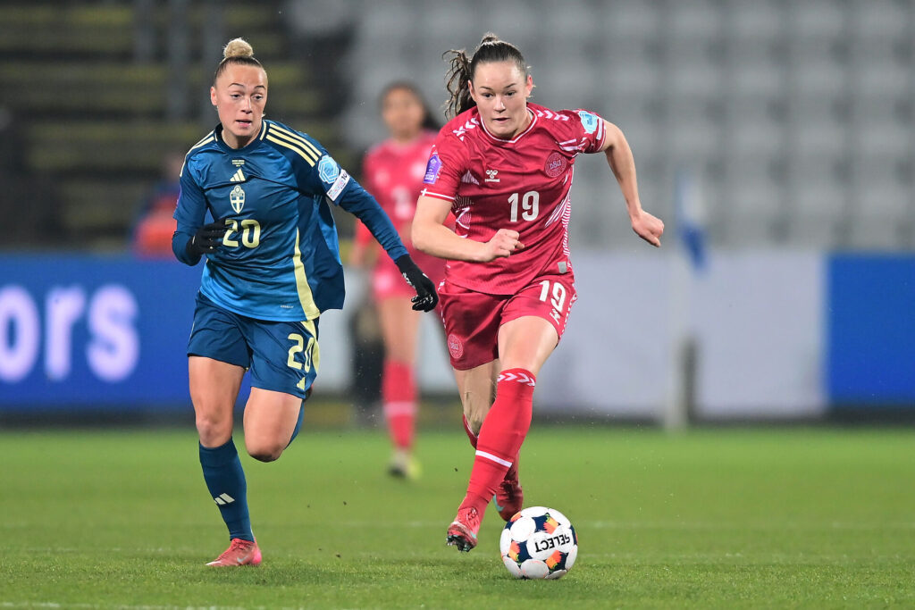Danske Janni Thomsen og svensk spiller i duel ved Nations League.