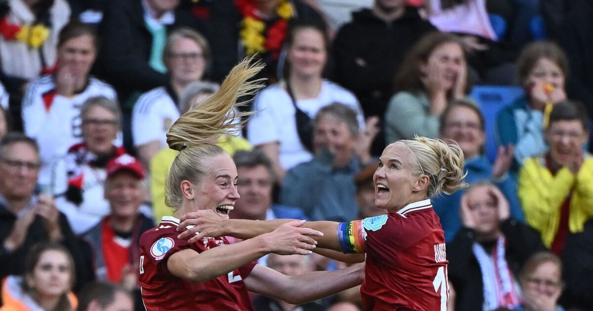 Kanonscoring for Danmark: Foran i altafgørende kamp Foto: Sebastien Bozon/AFP/Ritzau Scanpix