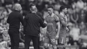 Diogo Jota går fra banen.