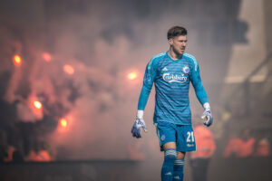 Jesse Joronen på banen for FCK.