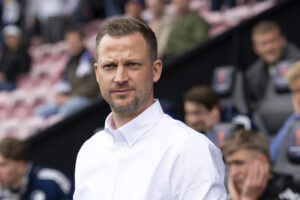 Jacob Neestrup på sidelinjen for F.C. København.