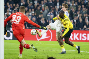 Soumaïla Coulibaly i duel med Isak Bergmann