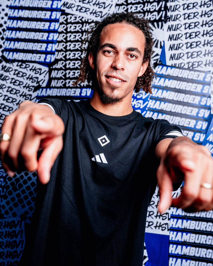 Yussef Poulsen peger i HSV