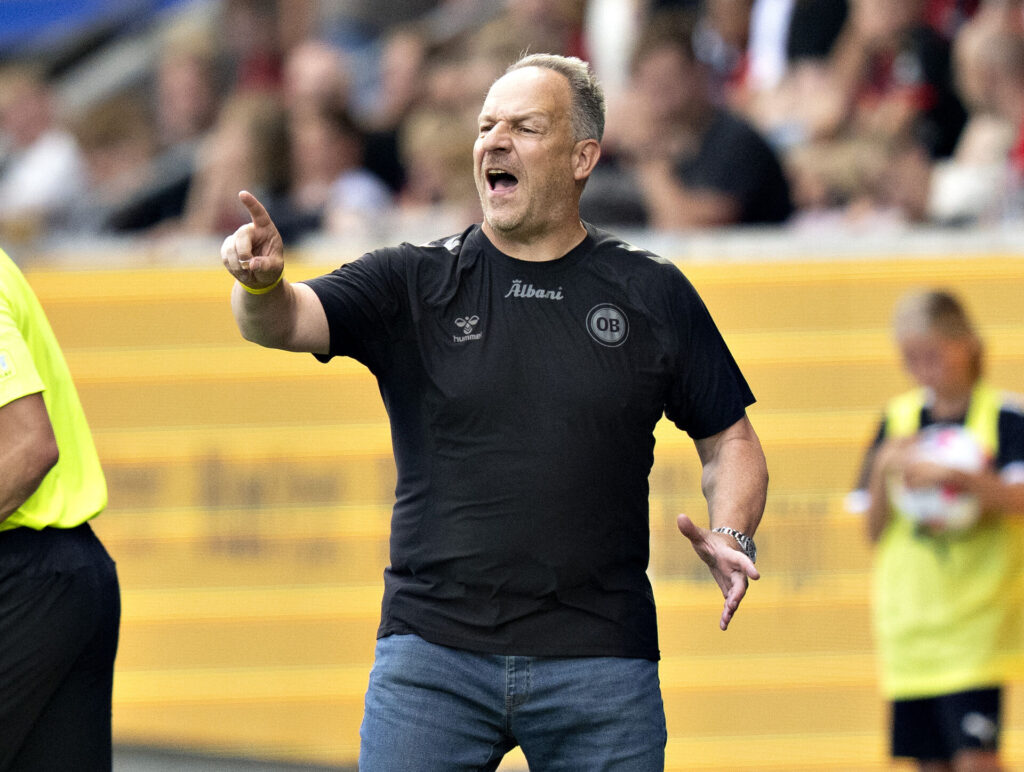 Zorninger råber ind på banen