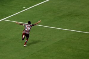 Hercules jubler ved klub-VM.