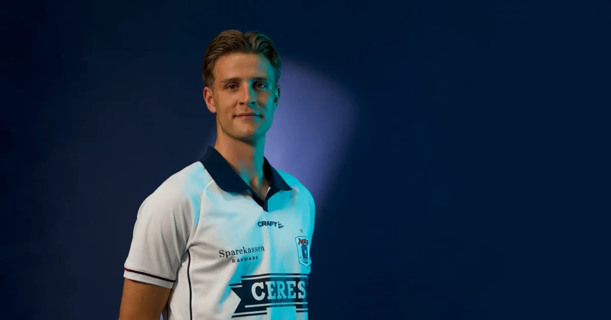 Nyslået AGF-profil ser frem til hjemmebanedebut: En fodboldskør by på godt og ondt Foto: AGF