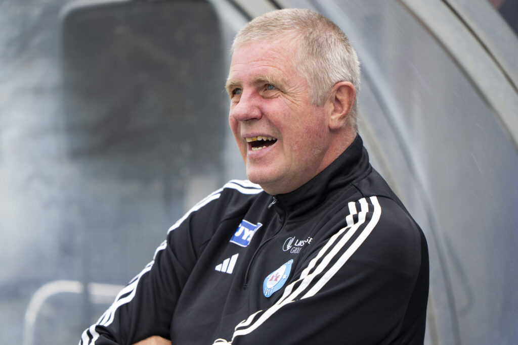 Kent Nielsen stirrer op i luften