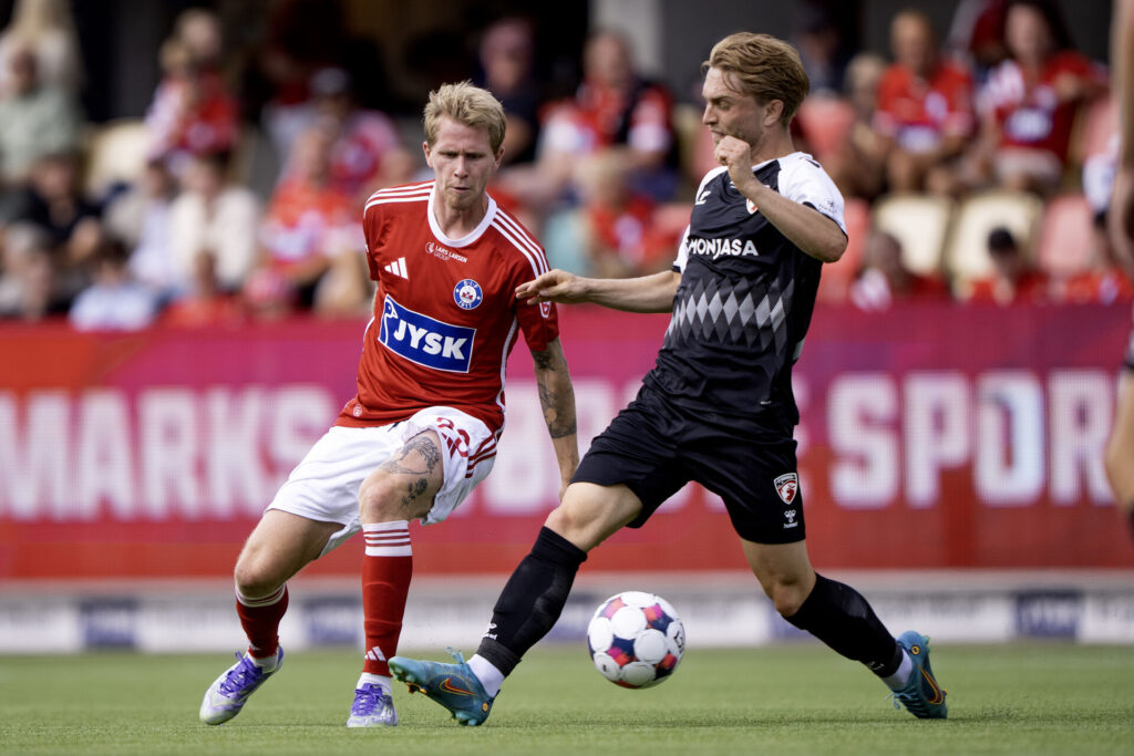 Tonni Adamsen i kamp for Silkeborg IF.