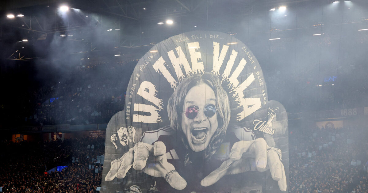 Aston Villa hylder bysbarnet Ozzy Osbourne Foto: Ritzau Scanpix/REUTERS