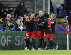 Red Bull Salzburg-spillerne fejrer et mål.