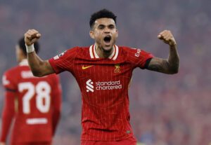 Luis Diaz med armene ude