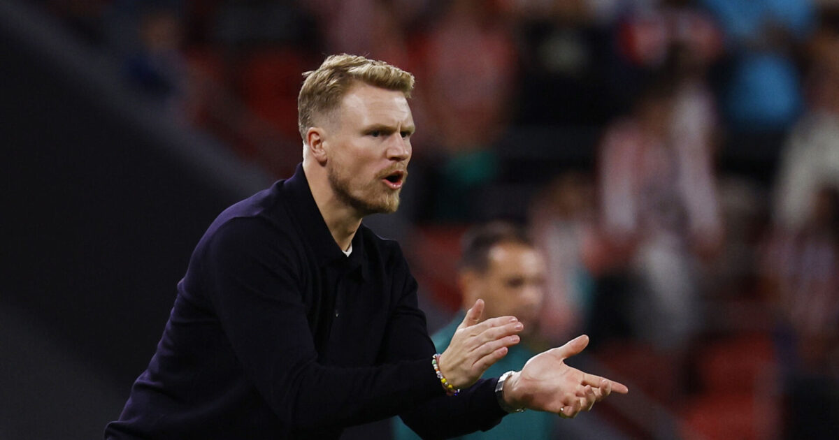 Hiljemark forklarer: Derfor sidder Johan Larsson på bænken Foto: Susana Vera/REUTERS