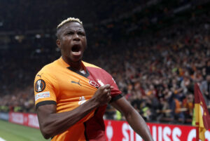 Victor Osimhen fejrer en scoring for Galatasaray.
