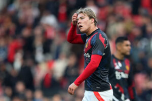 Rasmus Højlund under en Manchester United-opvarmning