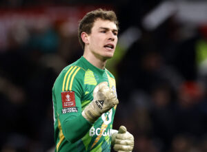 Hermansen knytter næverne