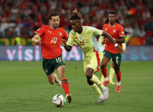 Nico Williams i aktion for Spanien.