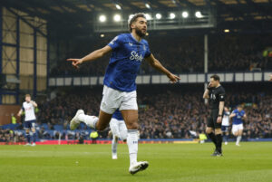Dominic Calvert-Lewin fejrer en scoring for Everton.