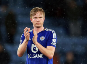 Victor Kristiansen klapper