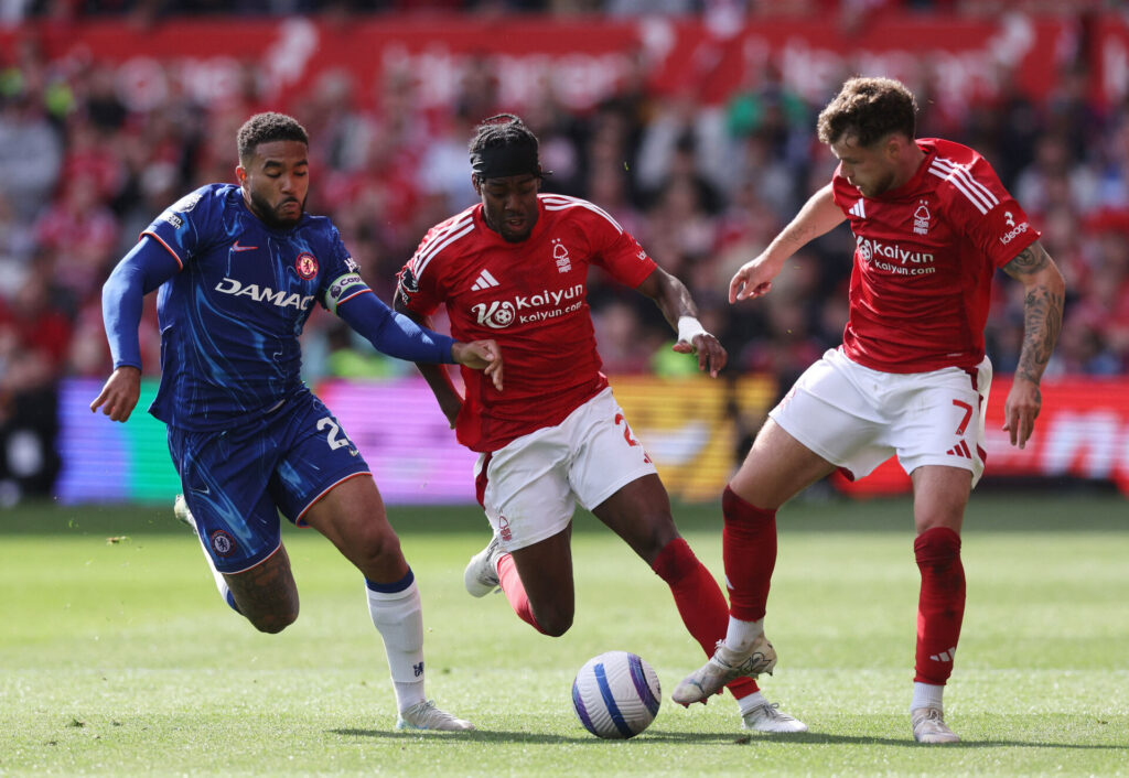 Neco Williams i aktion for Nottingham Forrest
