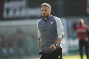 Ivan Prelec, Vejle-træner på Sydbank Park i Haderslev, kamp mod Sønderjyske 22. september 2024