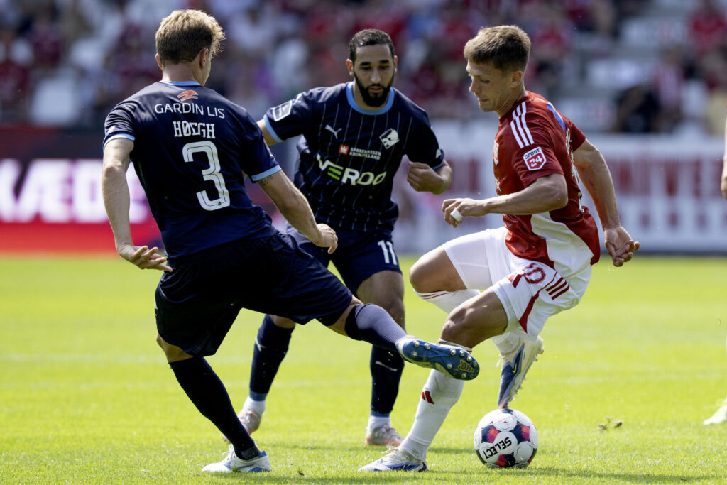 Mikkel Duelund i aktion for Vejle Boldklub