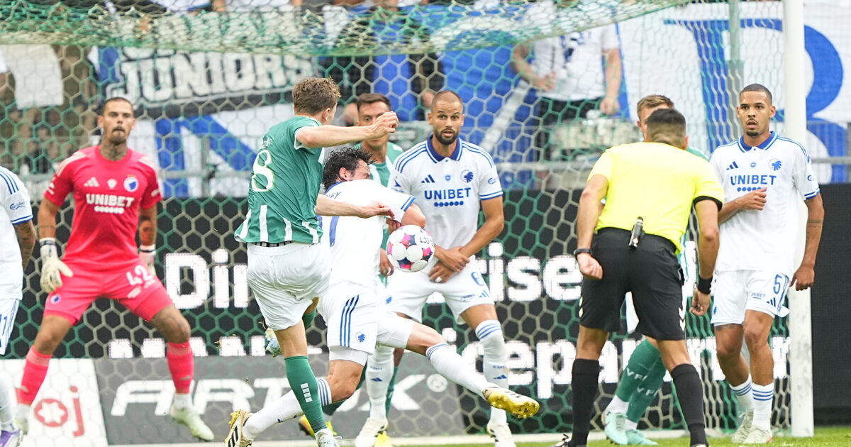 Er der straffe? Grønning blev sæsonens første målskytte Foto: Bo Amstrup/Ritzau Scanpix