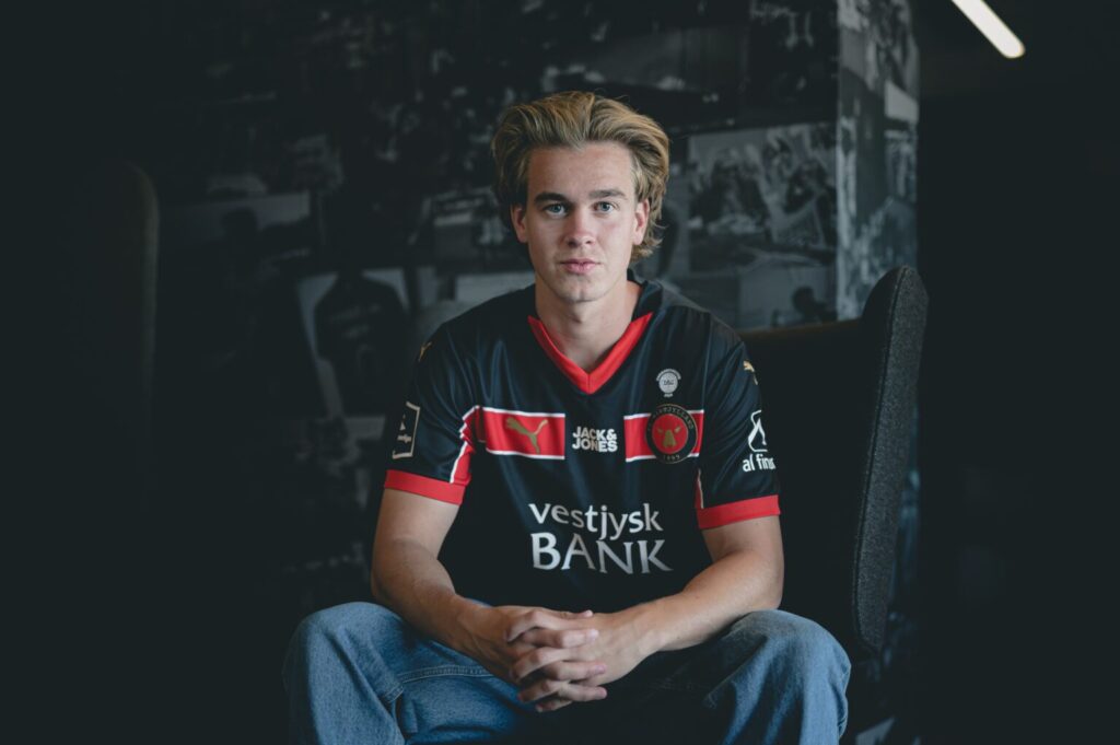 Daniel Kristjansson forlænger med FCM.