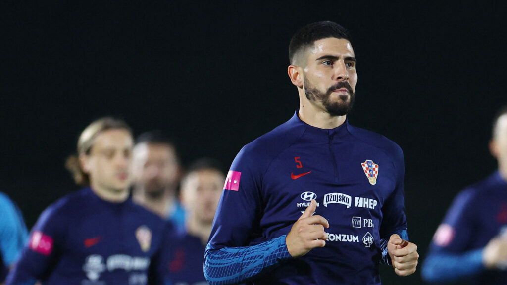 MArtin Erlic i aktion for det kroatiske landshold.