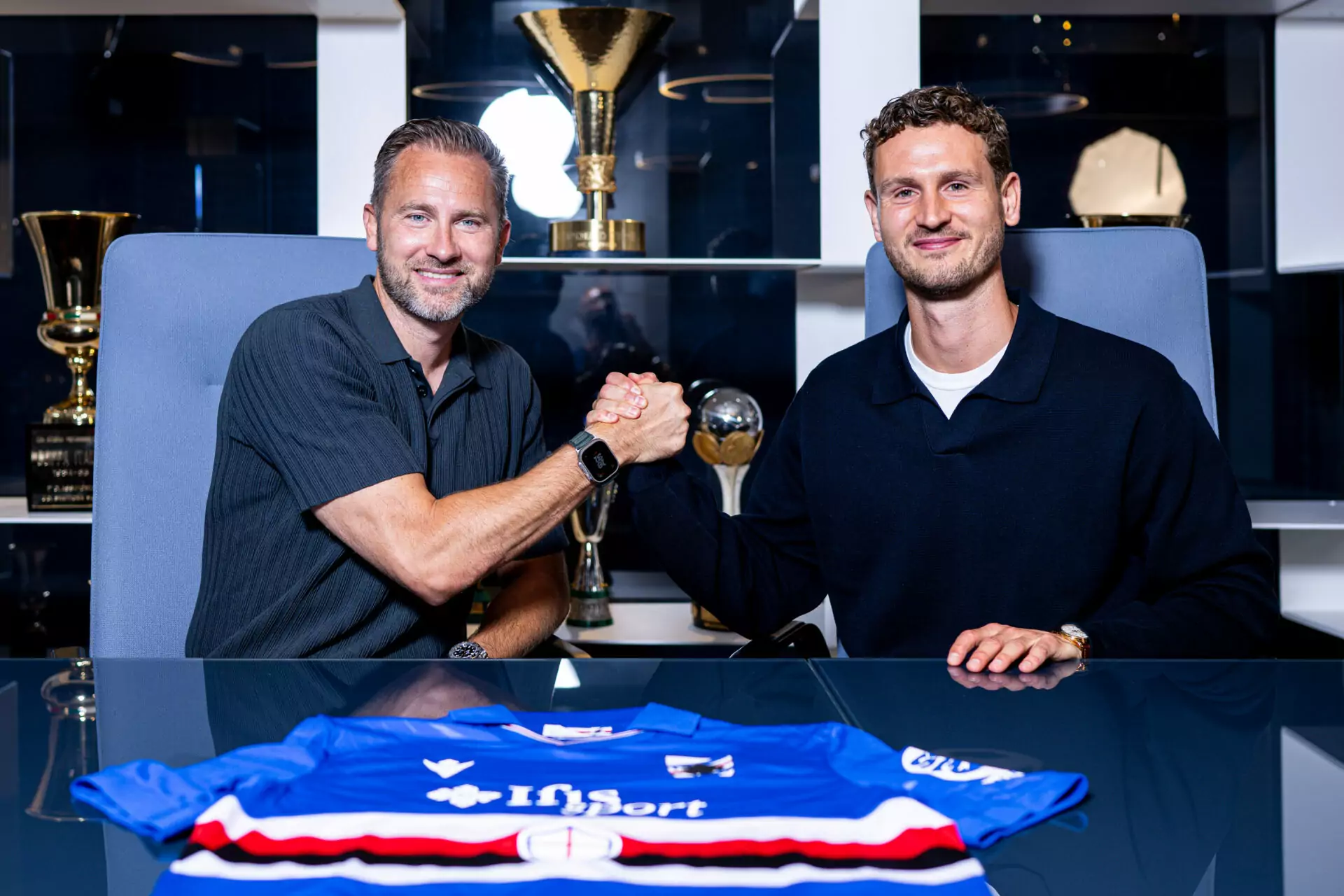 Abildgaard og Fredberg giver hånd