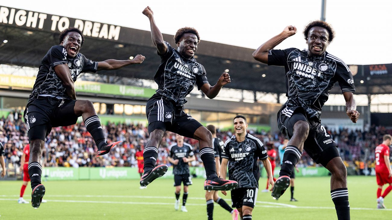 Yoram Zague jubler over at have scoret sit første mål i F.C. København