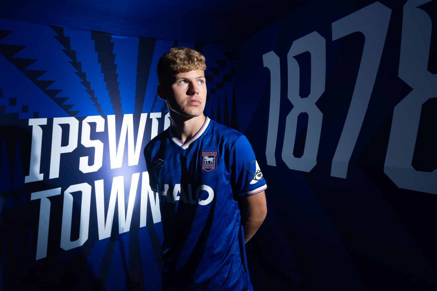 Sindre Walle Egeli i Ipswich Town-trøjen