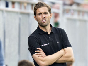 Jakob Poulsen med korslagte arme