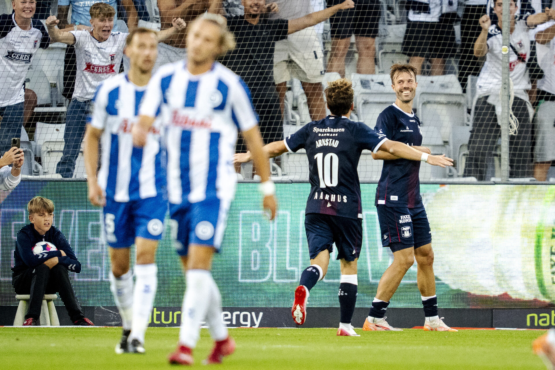 Patrick Mortensen jubler over sin scoring mod OB.