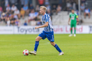 Lausen driver bolden frem