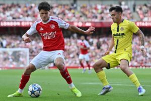 Christian Nørgaard i kamp for Arsenal.