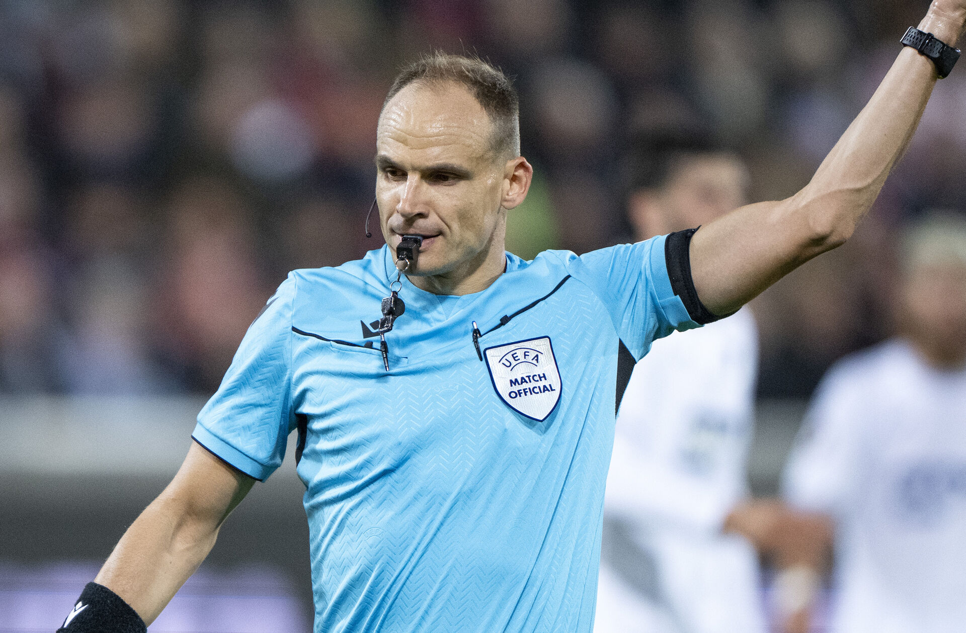 Nenad Minaković med en dom under en kamp